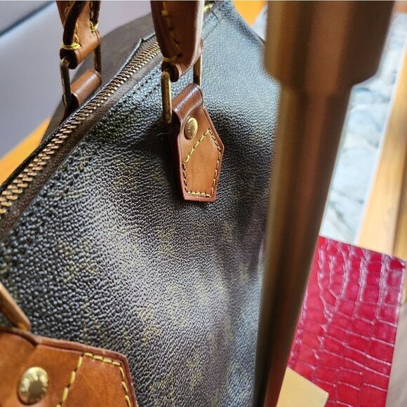 Louis Vuitton Monogram Canvas Tote - Picture 2 of 16